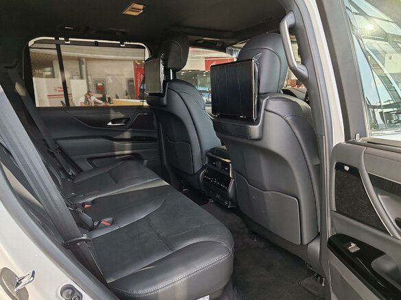 2026 Lexus LX 500d IV, белый, 19200000 рублей - вид 17