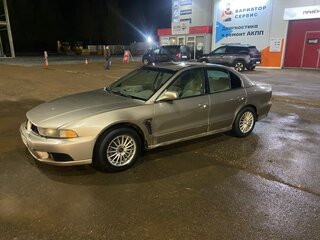 2002 Mitsubishi Galant VIII Рестайлинг, золотистый, 260000 рублей, вид 1