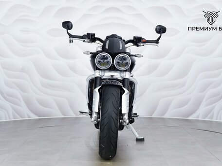 2020 Triumph Rocket 3, чёрный, 1999000 рублей, вид 4
