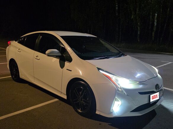 2017 Toyota Prius IV (XW50), белый