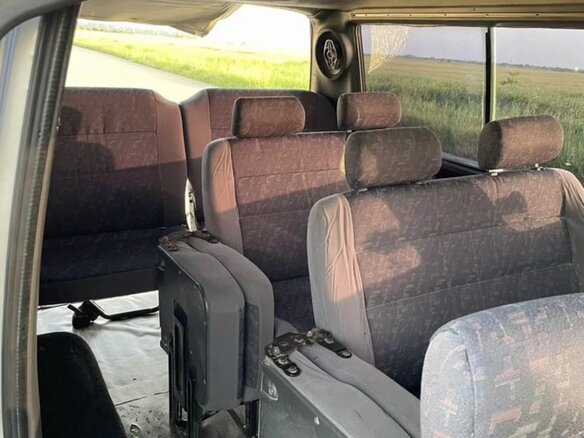 2001 SsangYong Istana, серебристый, 590000 рублей - вид 7