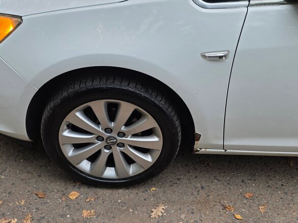 2011 Opel Astra J, белый - вид 9