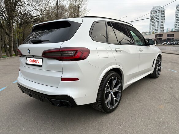 2020 BMW X5 40i IV (G05/G18), белый, 8525000 рублей - вид 10