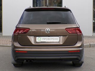 2018 Volkswagen Tiguan II, коричневый, 2404000 рублей, вид 5