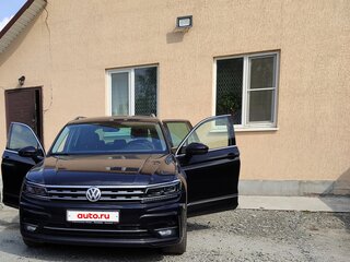 2018 Volkswagen Tiguan II, чёрный, 3000000 рублей, вид 3