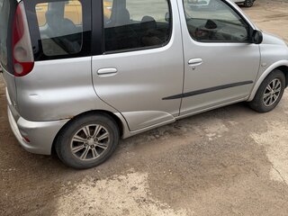 2000 Toyota Yaris Verso, серебристый, 313000 рублей, вид 4