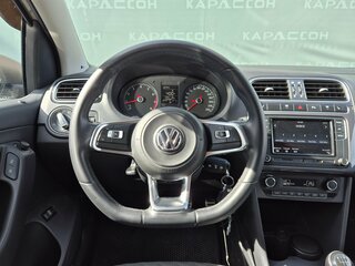 2018 Volkswagen Polo V Рестайлинг, бежевый, 999000 рублей, вид 5