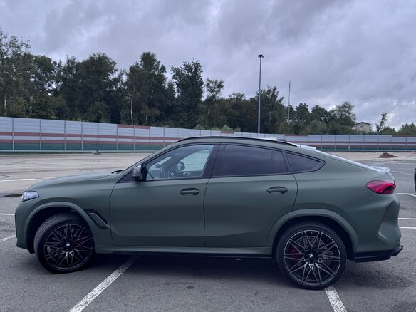 2024 BMW X6 M Competition III (F96) Рестайлинг, зелёный, 15000000 рублей - вид 6