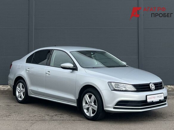 2015 Volkswagen Jetta VI Рестайлинг, серебристый, 1080000 рублей - вид 2