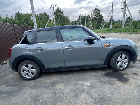 2018 Mini Hatch Cooper III (F55/F56), серый, 1335000 рублей - вид 2