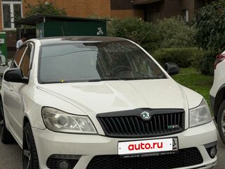 2011 Skoda Octavia RS II Рестайлинг, белый, 780000 рублей, вид 1
