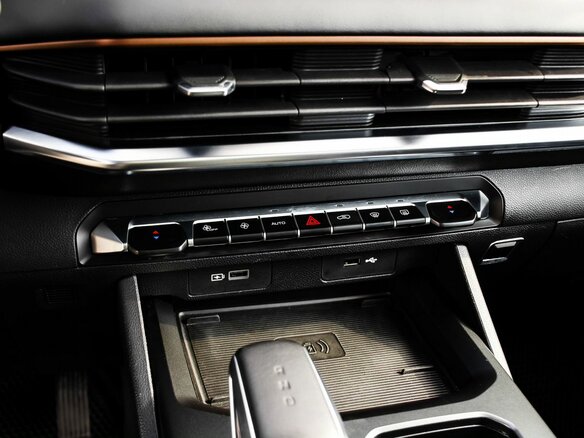 2024 Geely Okavango I Рестайлинг, белый, 2460000 рублей - вид 19