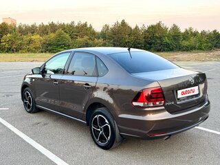 2015 Volkswagen Polo V Рестайлинг, коричневый, 1195000 рублей, вид 2
