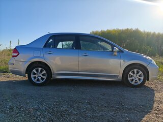 2012 Nissan Tiida I Рестайлинг, серебристый, 525000 рублей, вид 5