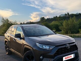 2021 Toyota RAV4 V (XA50), коричневый, 3350000 рублей, вид 1