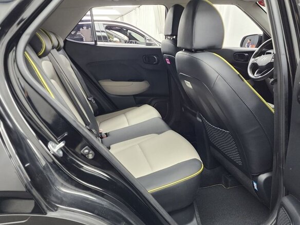 2023 Hyundai Venue I, чёрный, 1644000 рублей - вид 6