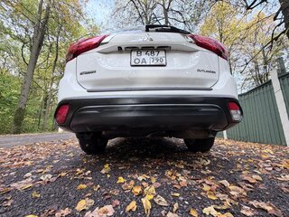 2018 Mitsubishi Outlander III Рестайлинг 3, белый, 1650000 рублей, вид 3