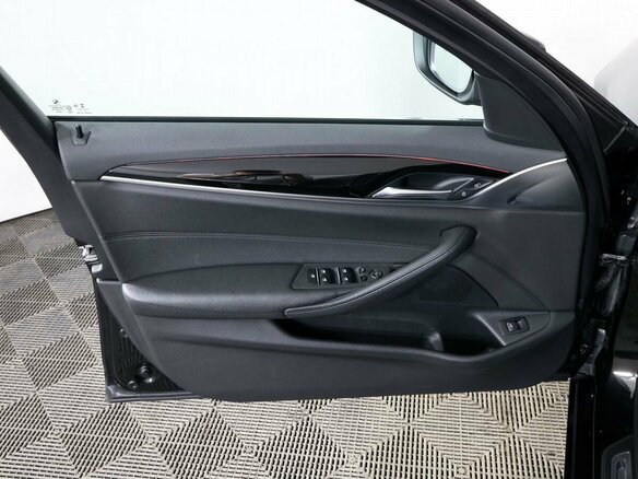 2018 BMW 5 серии 520d xDrive VII (G30/G31/G38), чёрный - вид 9