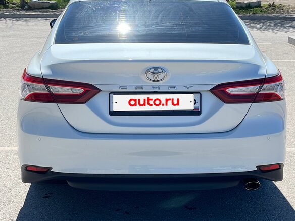 2019 Toyota Camry VIII (XV70), белый, 2940000 рублей - вид 2