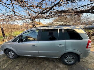 2008 Opel Zafira B Рестайлинг, серебристый, 600000 рублей, вид 4