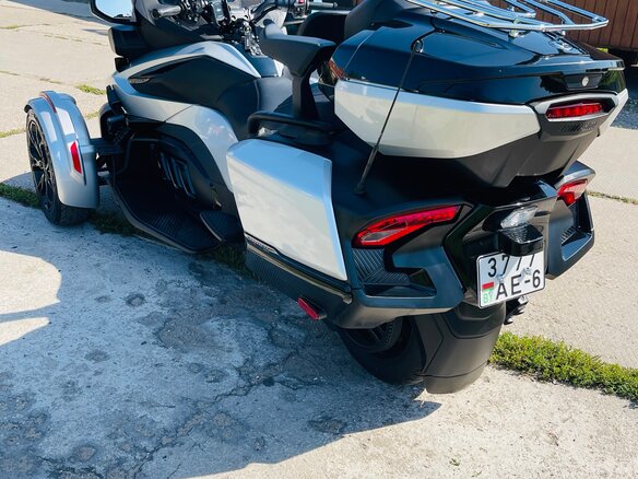 2023 BRP Can-Am Spyder, серый, 3020000 рублей - вид 11