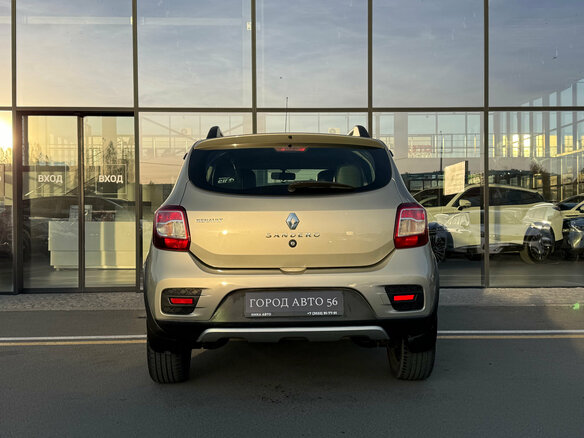 2017 Renault Sandero Stepway II, бежевый, 730000 рублей - вид 5