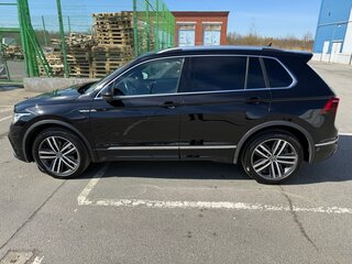 2020 Volkswagen Tiguan II Рестайлинг, чёрный, 4100000 рублей, вид 5