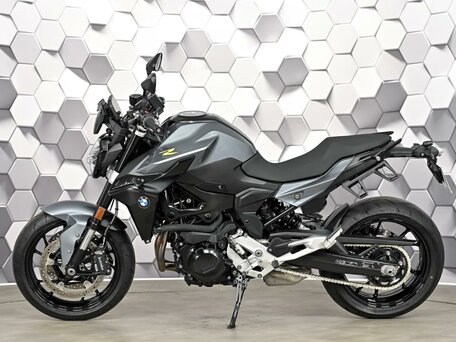 2022 BMW F 900 R, серый, 1077000 рублей, вид 4