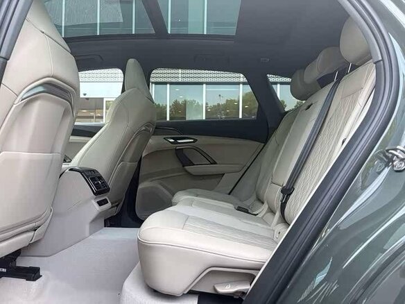 2026 Audi Q5 L III (GU), серый, 5720000 рублей - вид 16