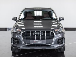 2020 Audi Q7 55 TFSI II (4M) Рестайлинг, серый, 5690000 рублей, вид 2