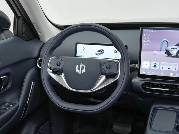 2026 Leapmotor A10 53 kWh, серый, 2096000 рублей - вид 6
