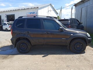 2016 Chevrolet Niva I Рестайлинг, коричневый, 520000 рублей, вид 2
