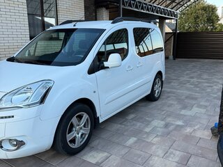 2015 Citroen Berlingo II Рестайлинг, белый, 900000 рублей, вид 4