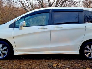 2009 Honda Freed I, белый, 1090000 рублей, вид 4