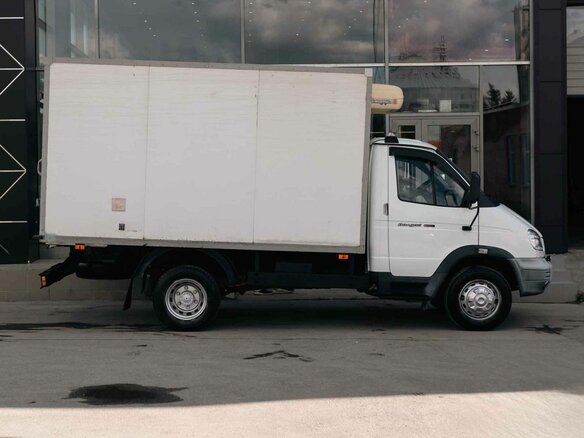 2012 ГАЗ ГАЗель (3221), белый - вид 3