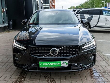 2023 Volvo S60 III, чёрный, 3520000 рублей, вид 4