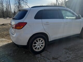 2013 Mitsubishi ASX I Рестайлинг, белый, 1100000 рублей, вид 3