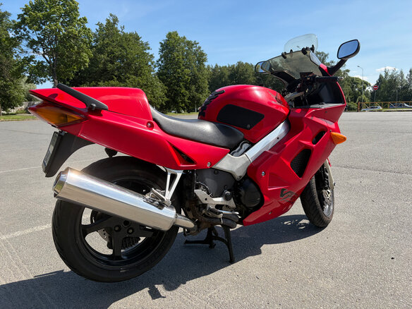 1999 Honda VFR 800, красный, 300000 рублей - вид 5
