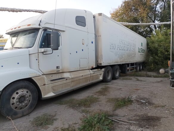 2000 Freightliner Century Class, белый, 1500000 рублей