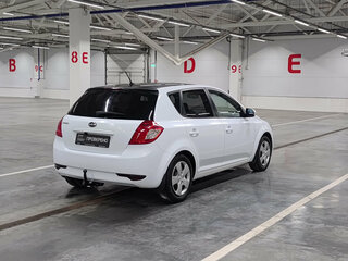 2011 Kia Ceed I Рестайлинг, белый, 440000 рублей, вид 5