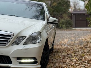 2011 Mercedes-Benz E-Класс 200 7G-Tronic IV (W212, S212, C207), белый, 1550000 рублей, вид 3