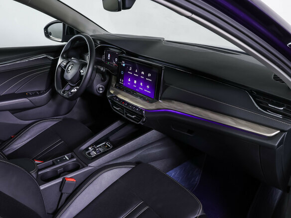 2021 Skoda Octavia IV (A8), фиолетовый, 2556000 рублей - вид 9
