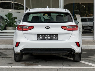 2021 Kia Ceed III, белый, 1650000 рублей, вид 4