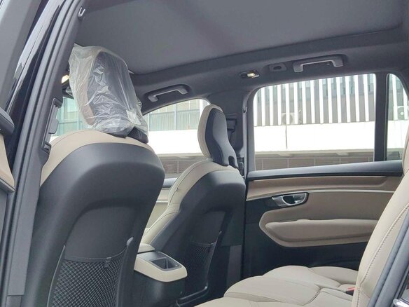 2026 Volvo XC90 B5 II Рестайлинг 2, чёрный, 8200000 рублей - вид 9