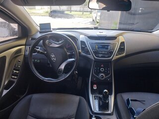 2015 Hyundai Elantra V (MD) Рестайлинг, белый, 850000 рублей, вид 3