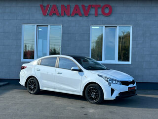 2022 Kia Rio IV Рестайлинг, белый, 1690000 рублей, вид 3