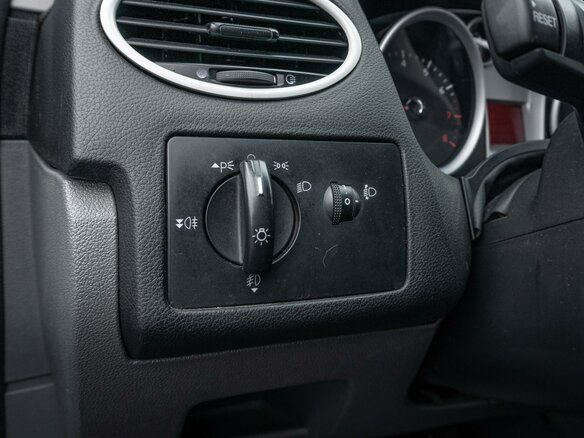 2011 Ford Focus II Рестайлинг, белый, 489000 рублей - вид 20