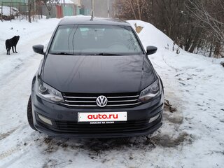 2018 Volkswagen Polo V Рестайлинг, серый, 890000 рублей, вид 2