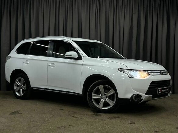 2014 Mitsubishi Outlander III Рестайлинг, белый, 1049888 рублей - вид 1