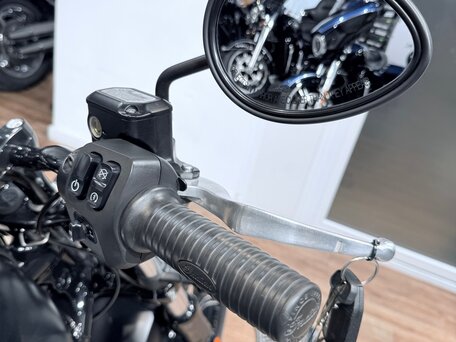 2023 Indian Chief Bobber, чёрный, 1899000 рублей, вид 5